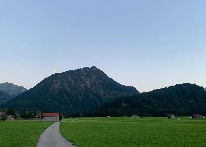 In Mit Wundervollem Bergpanorama *